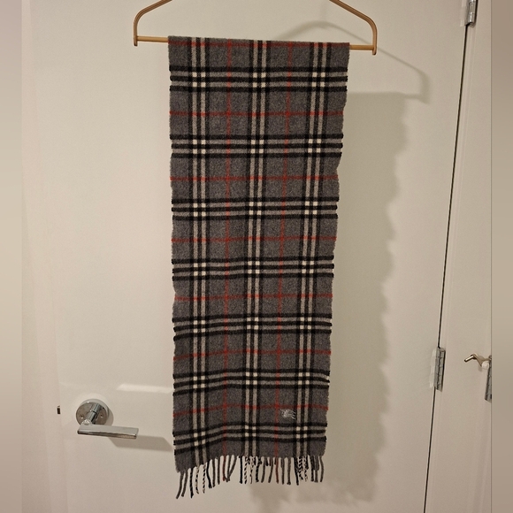 Burberry Other - Burberry Men's Gray, Red and White Classic 100% Lambswool Scarf